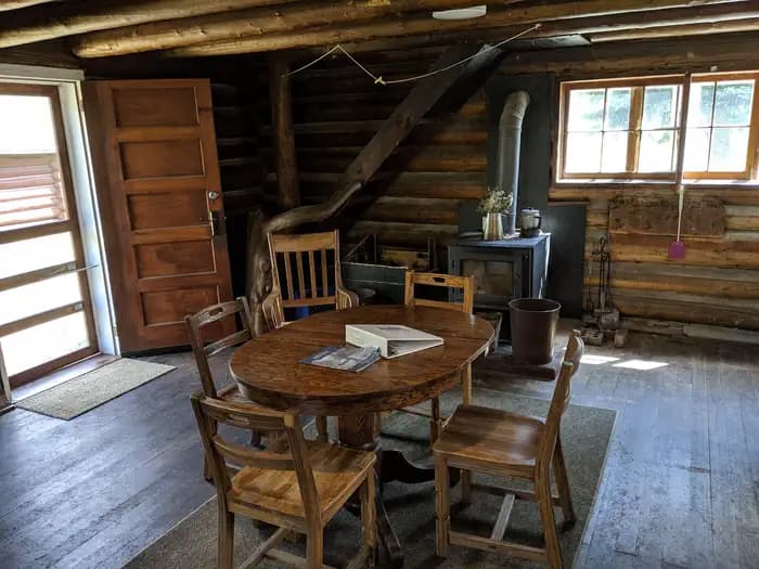 STOLLE MEADOWS CABIN