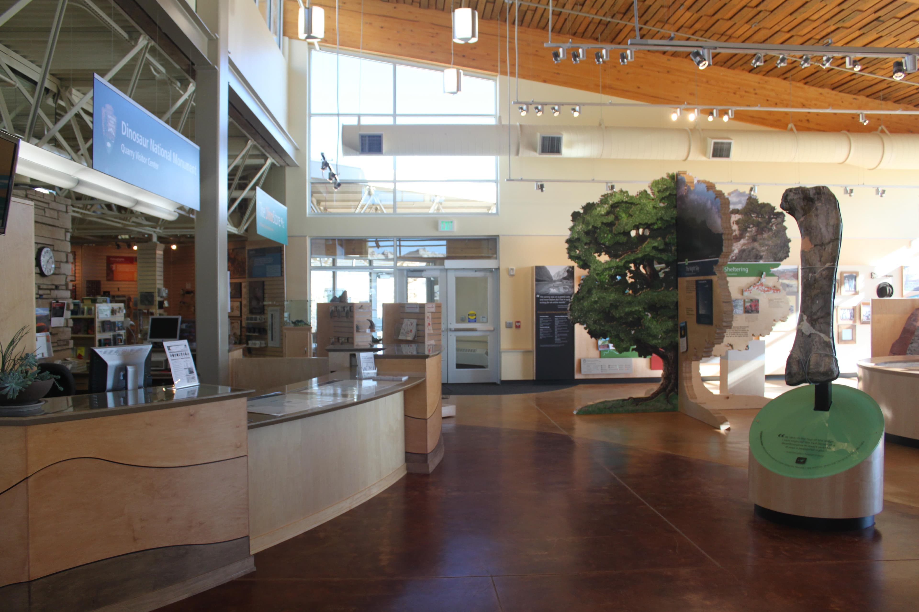 Quarry Visitor Center - Utah