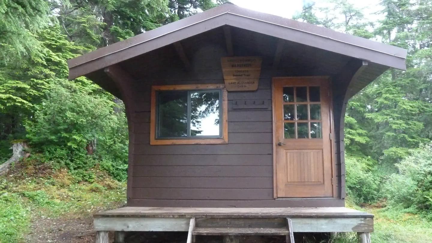 LAKE ALEXANDER CABIN