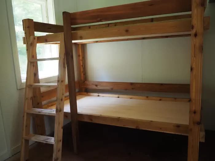 DEEP BAY CABIN