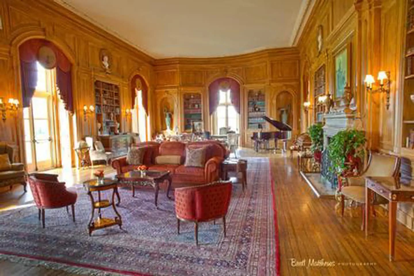 OHEKA CASTLE